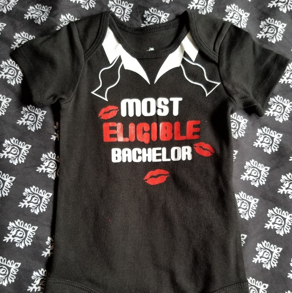 ⚠️ Clearance BUNDLE | 2 Boys' bodysuits - Picture 4 of 5